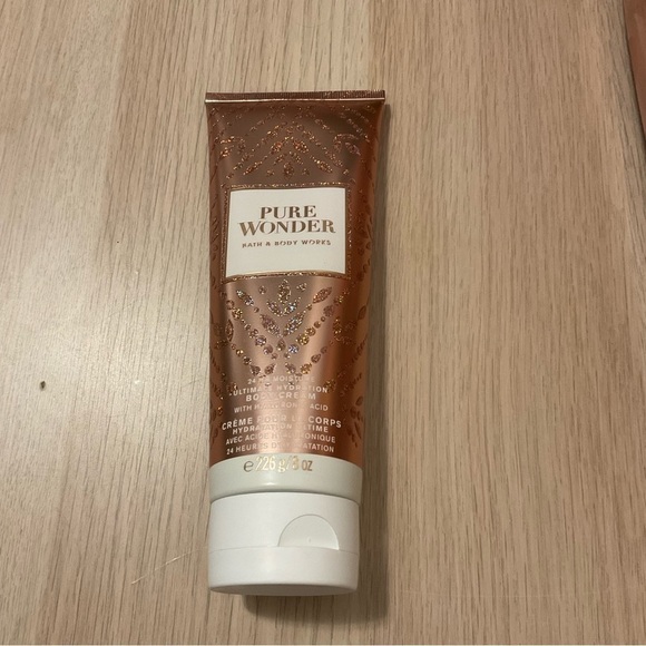 Bath & Body Works Pure  Wonder Hydration Body Cream NWT - Picture 2 of 5